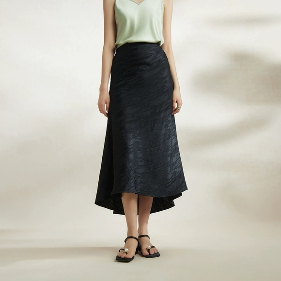 BNWT Satin Midi Skirt with Wave Detailing - Picture 1 of 9